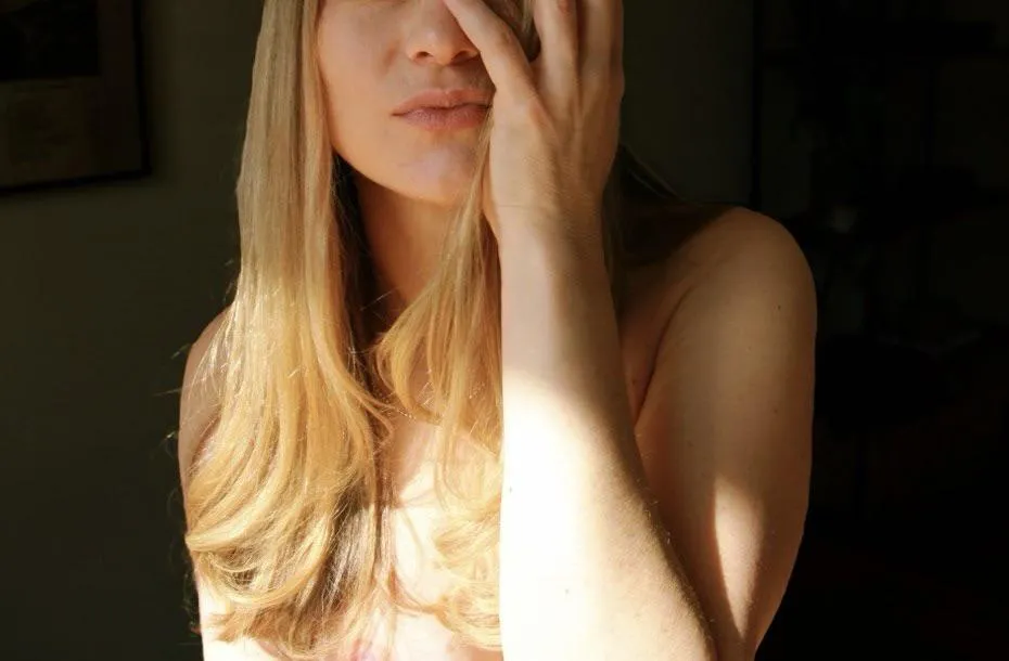 Kiss me in the dark (f)