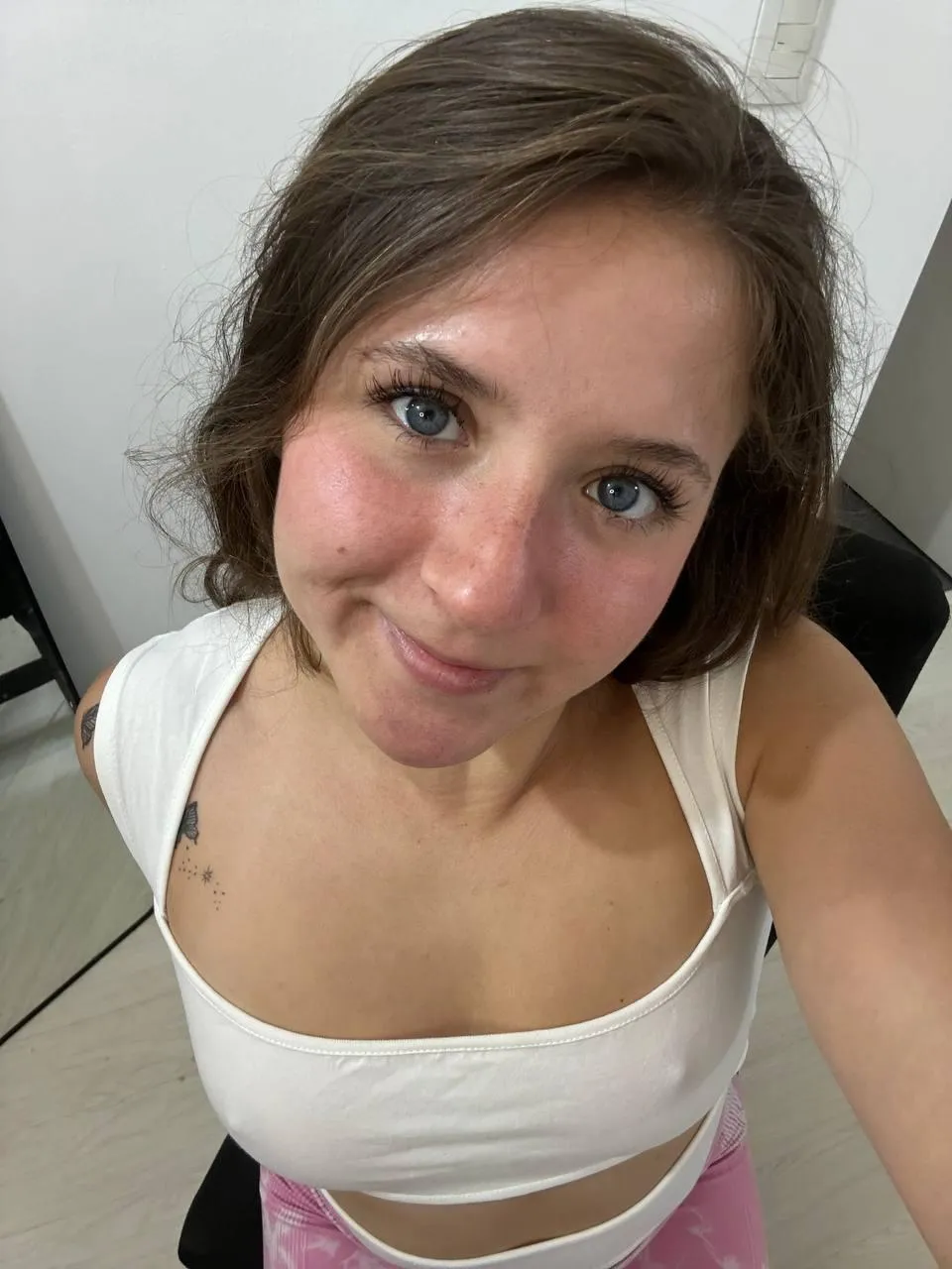 Messy hair and braless combo haha