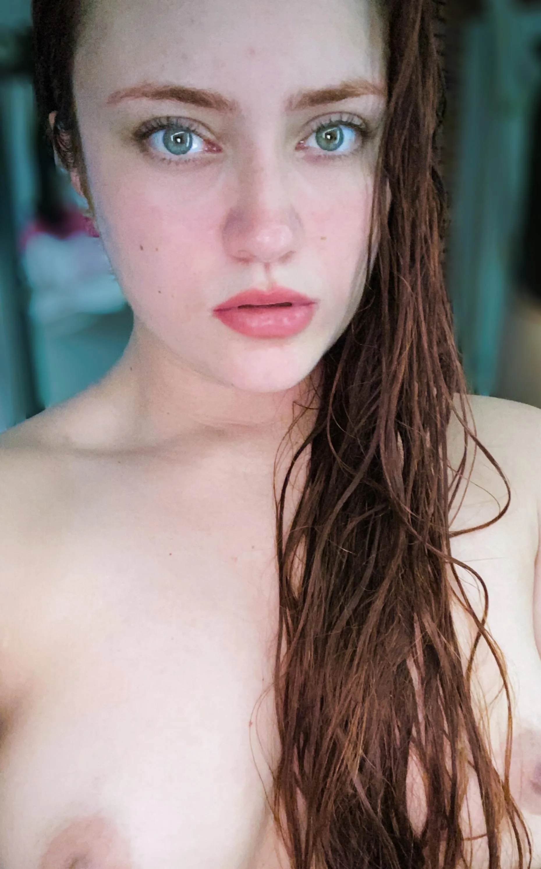 No makeup, no clothes, no problem
