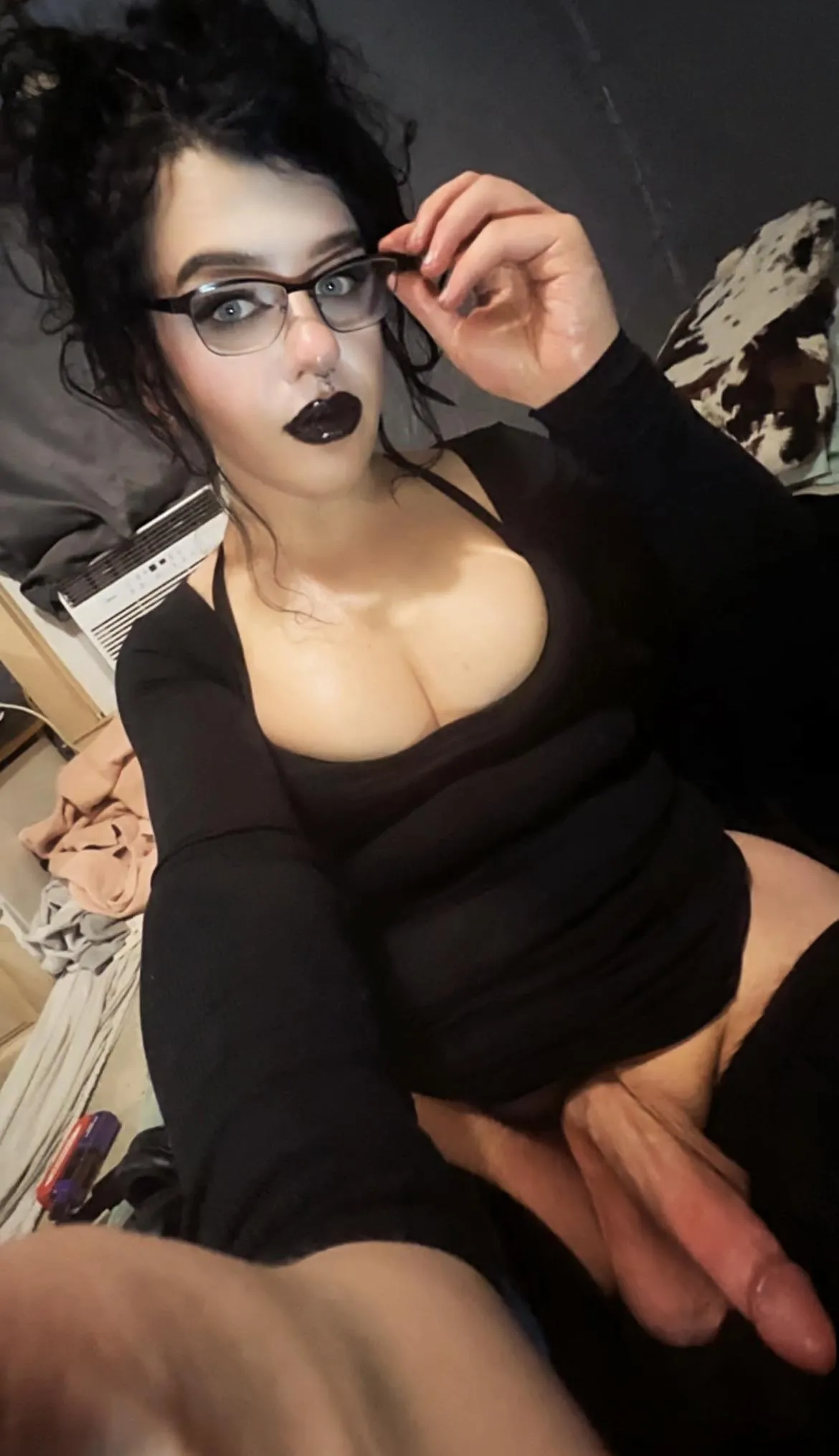 The girl you’re talking to sends you this before the hookup. You still coming over?