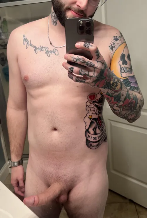 [27] Anyone into younger DILFS?