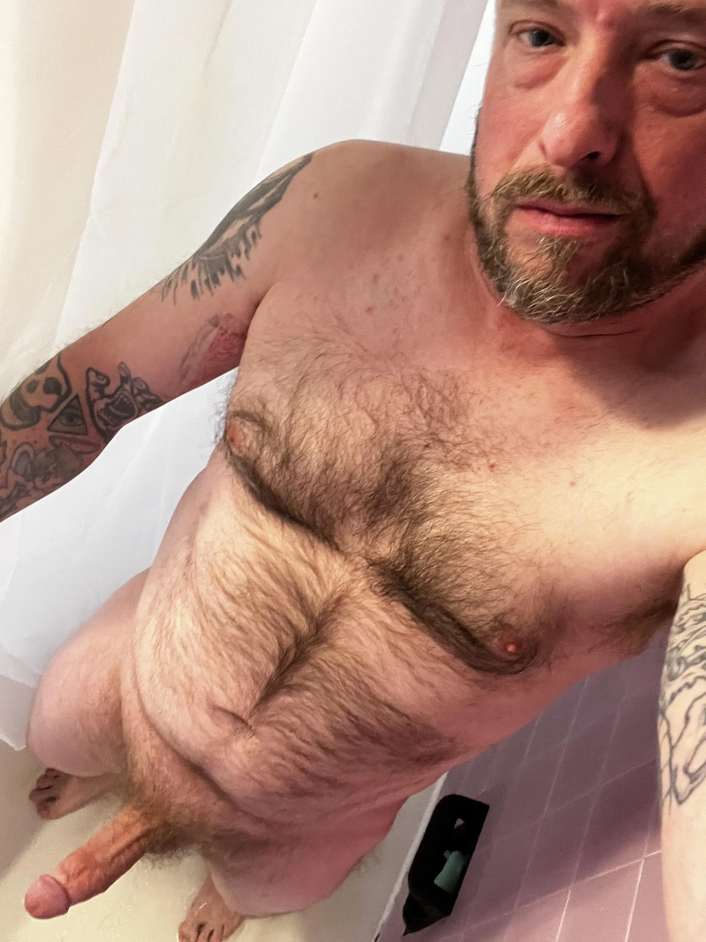 [48] staying steady at the gym. Daddy, dadbod, Dilf, or disaster?