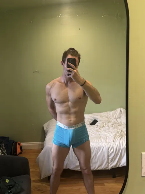 Anyone with bulge underwear kink ?