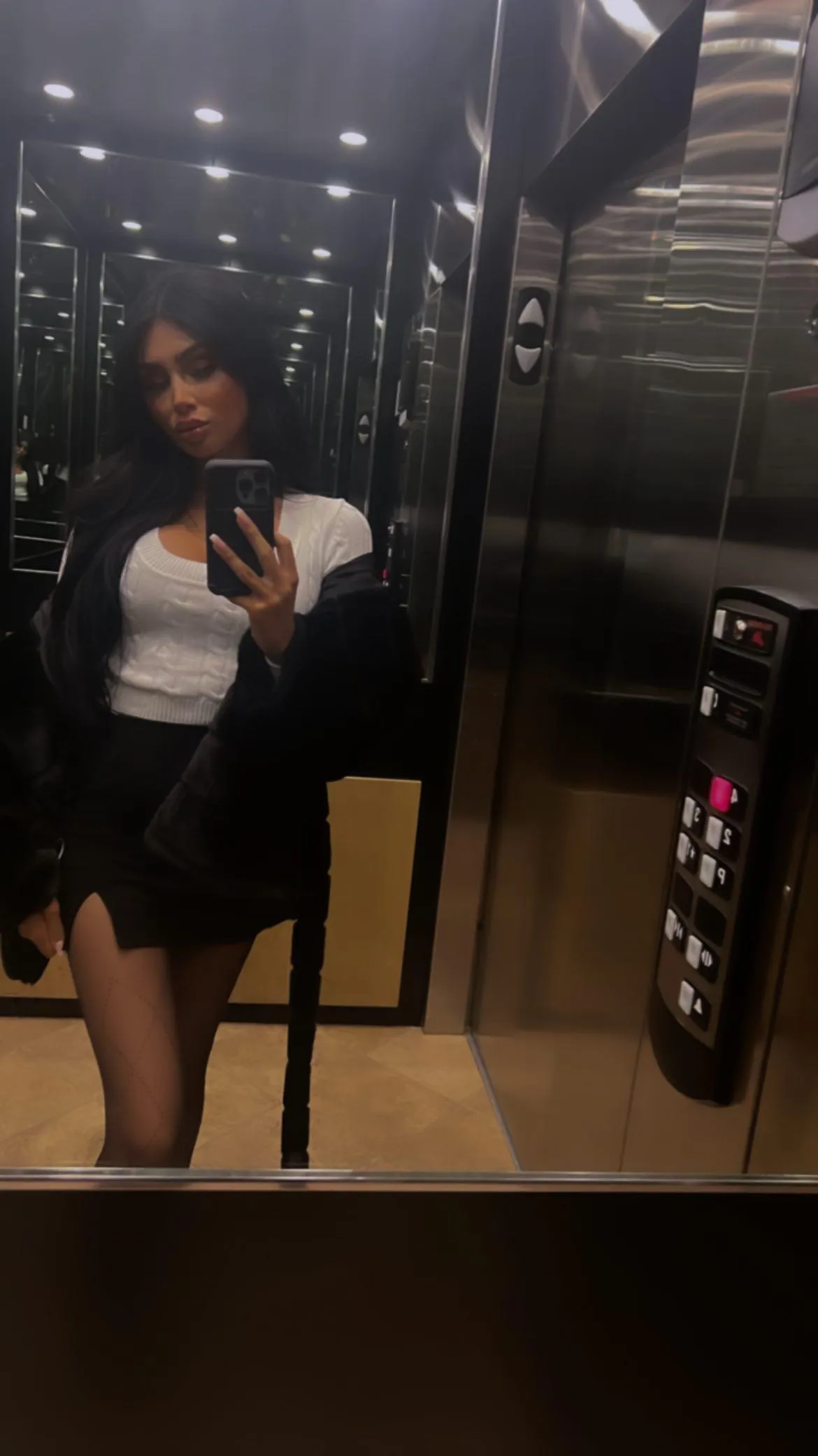 Are u fucking me or am I fucking you on our first date?🥵