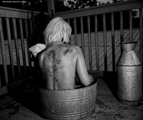 Cowboy bath on the balcony.