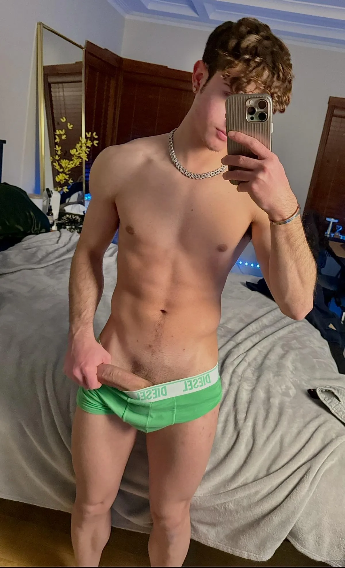 Do you offer me your hand?