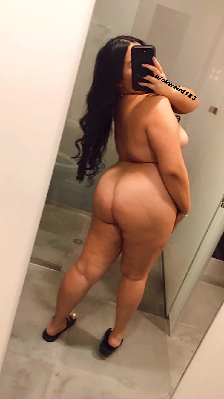 Eat or fuck my booty