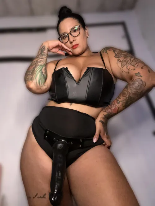 How long is your pathetic cuckold penis?