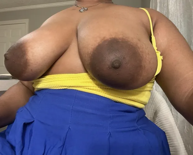 I’d love to get my titties sucked