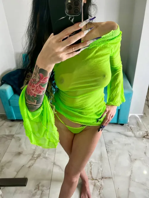 I’m Julia, 42.  Come spend day naughty with me