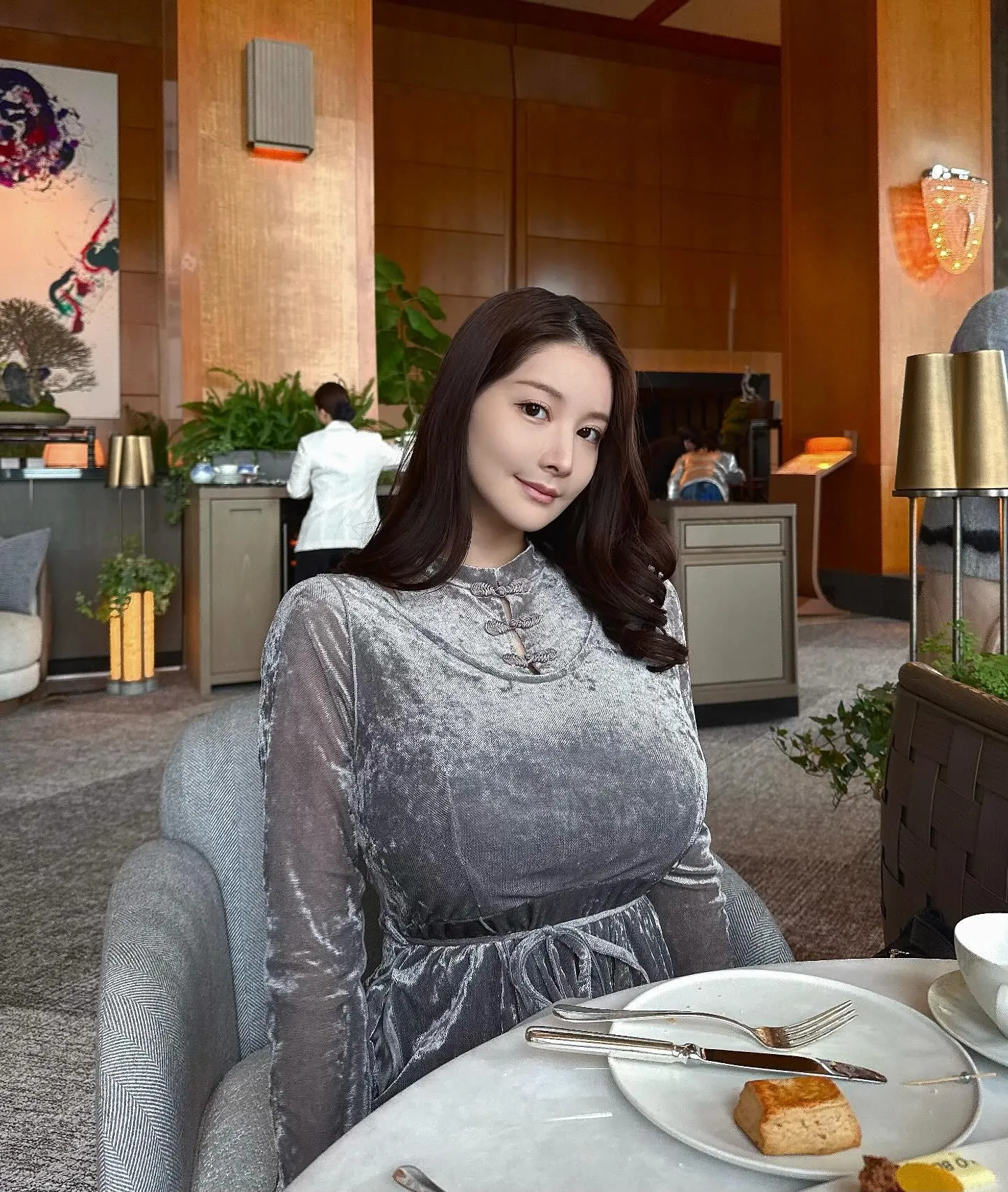 I’m used to seeing her naked but there you go!