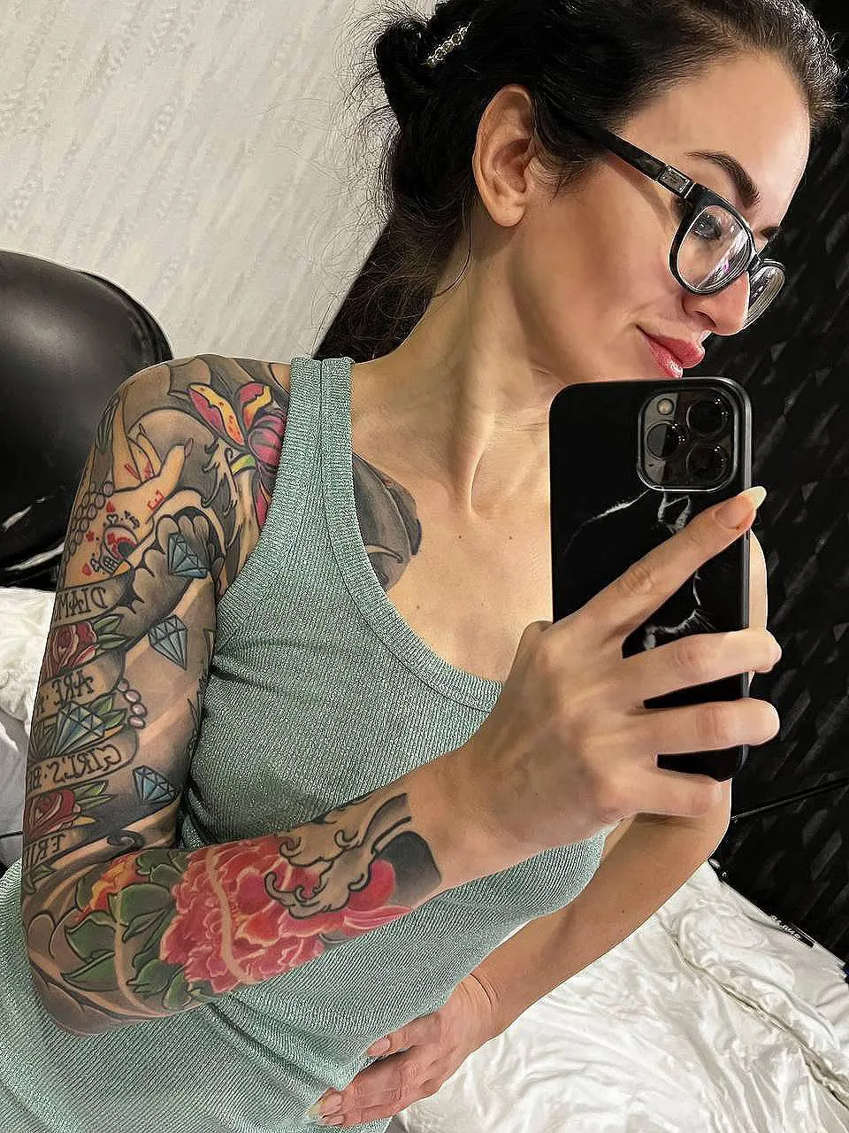 Join me and let’s play naughty together