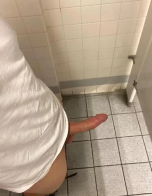 Just a public bathroom boner ;)
