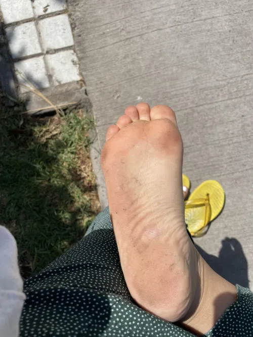 Kneel and clean 🤭🥵