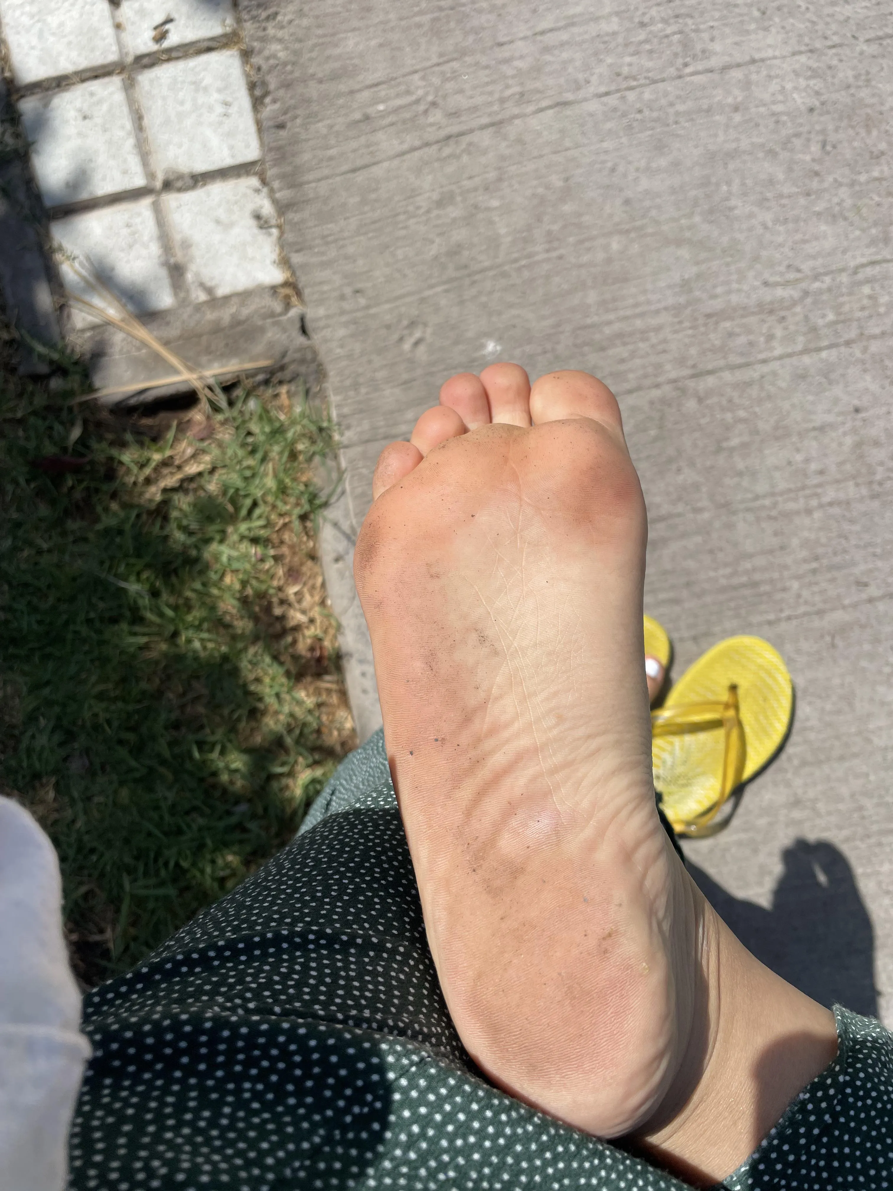 Kneel and clean 🤭🥵