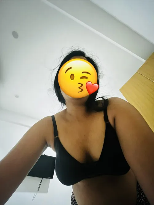 Let me get on top of you😘 (hotwife)