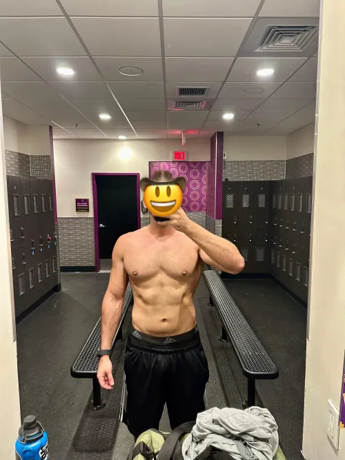 M, 6’1”, 204 pounds