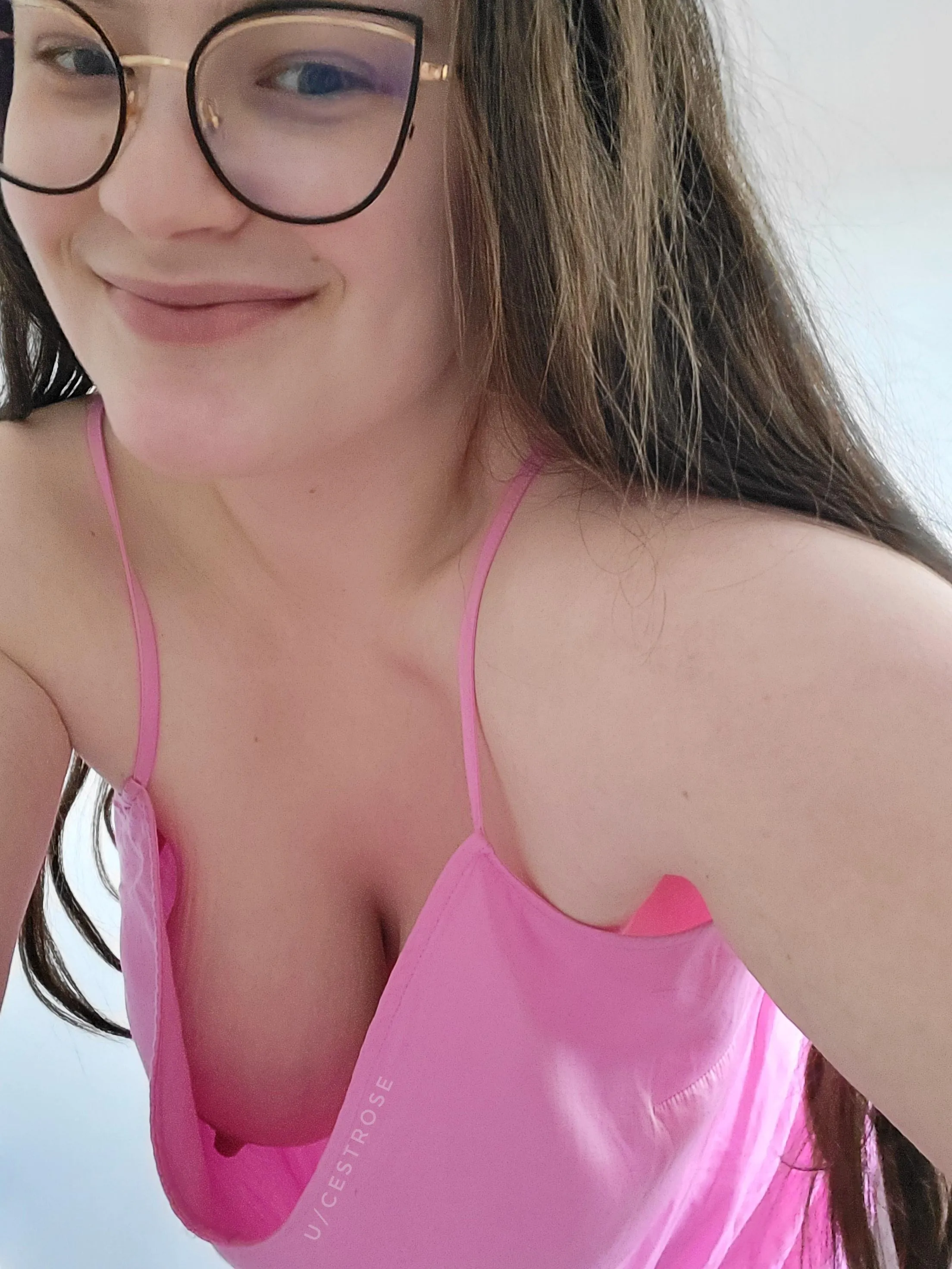 Subtly showing off my mom tits