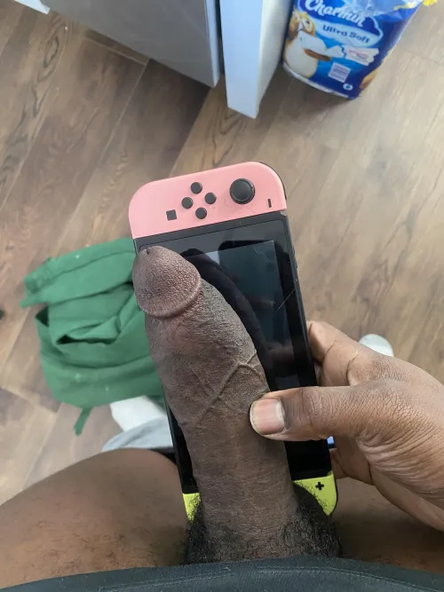 U gonna distract me while I play