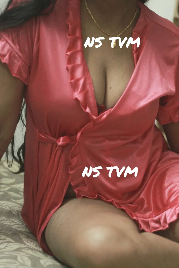 Couple from Kerala, planning to meet a lady. Bisexual preferred. DM.