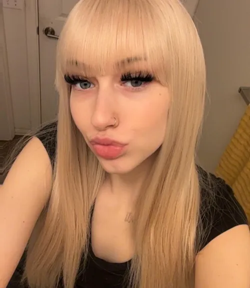 Don’t be shy tell me ur size 😛