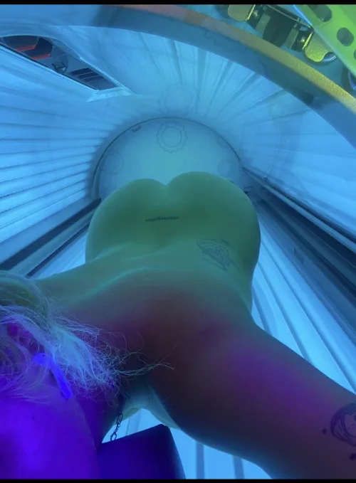 How do I look from this angle? 🍑