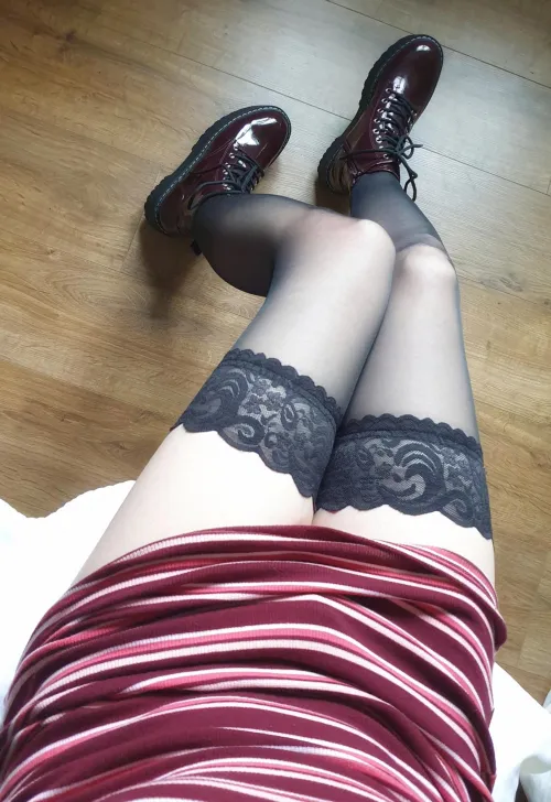 I love how shiny these little red boots are 🥰