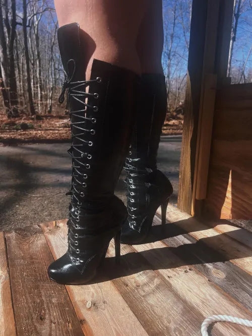 New boots 🖤