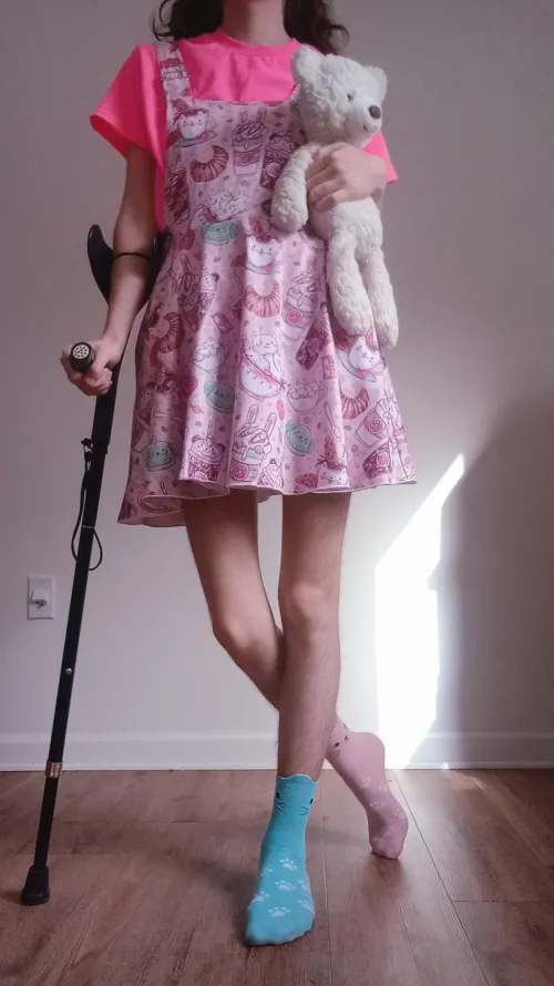 Today's outfit!! Anyone else love mismatching socks? 🐱🩷🩵