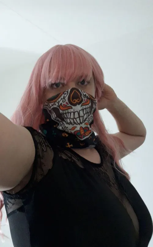 Wanna show off your cock? Kik licklaughluv