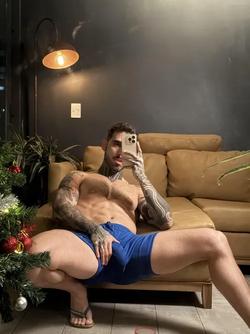 I’ve been working out my thighs. Want to see how tight they’ve become?🔥