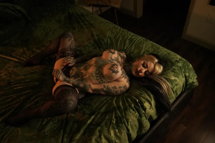 Playful goth girl wants to have some fun