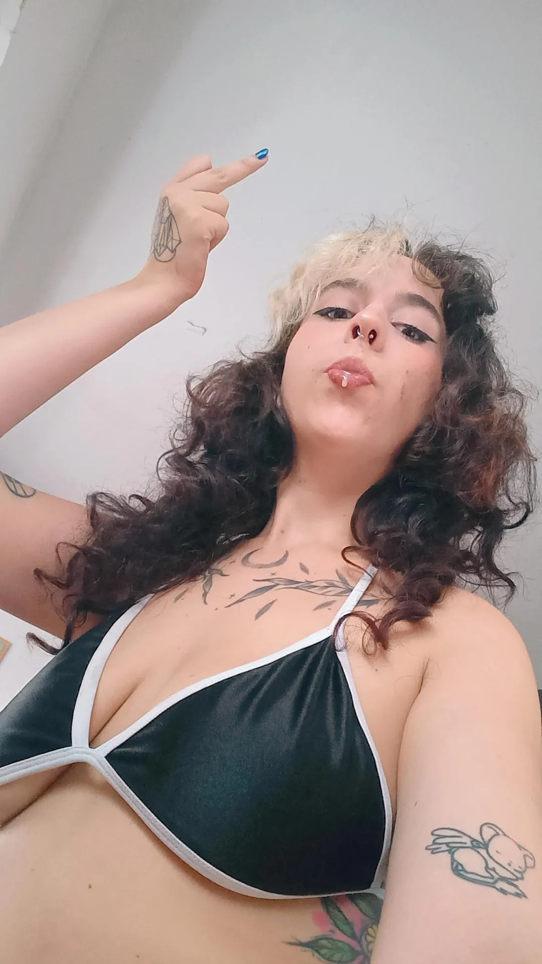 Stay on your feet rubbing your clitty to your Superior