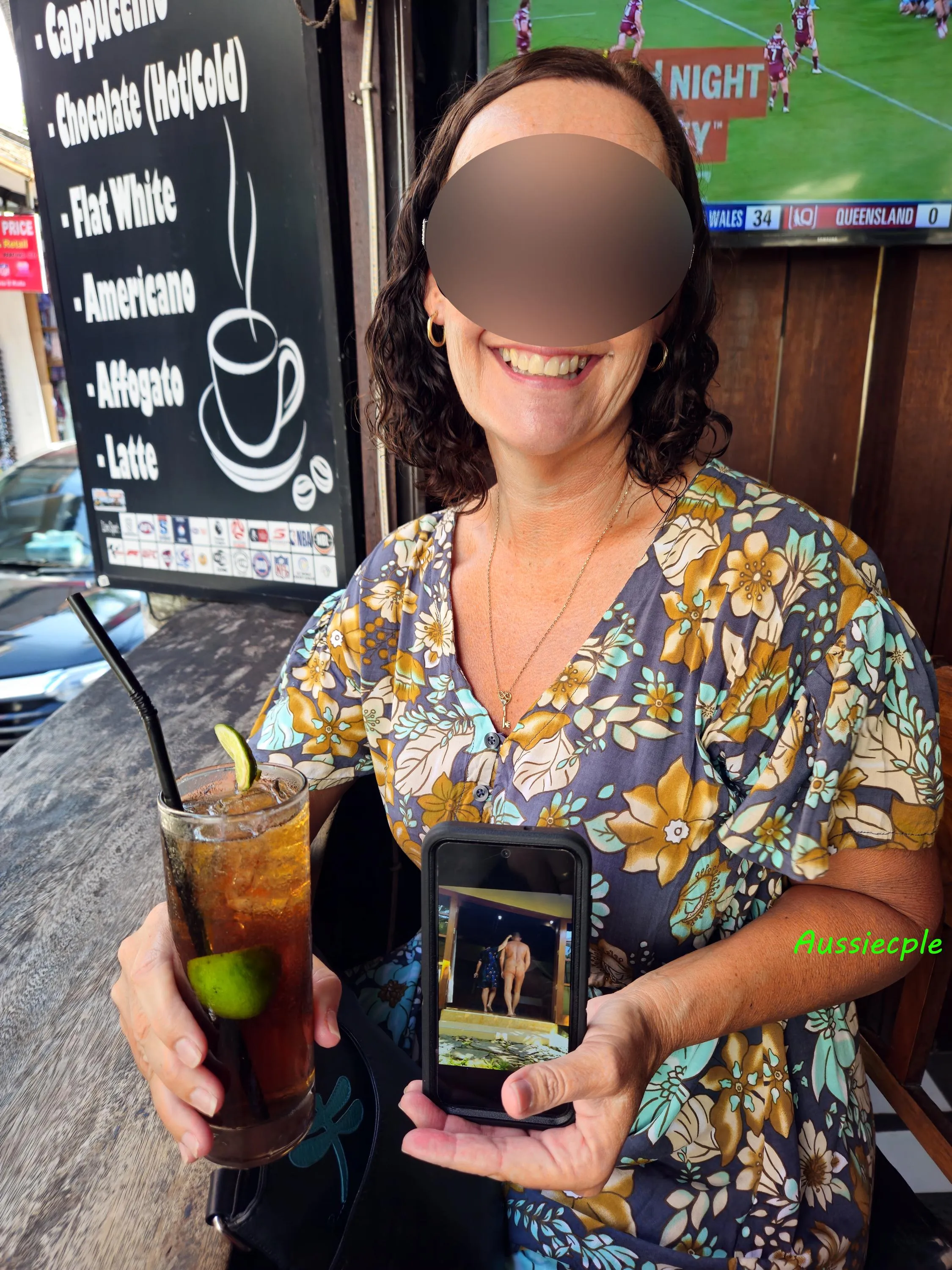 The Hotwife from next door 🗝️🔥😍