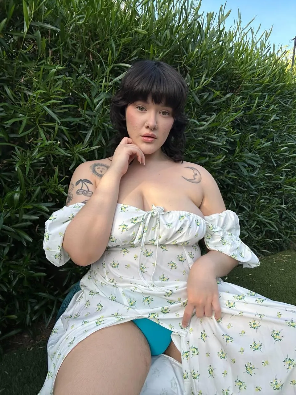 The rug spreads onto my thighs 😅