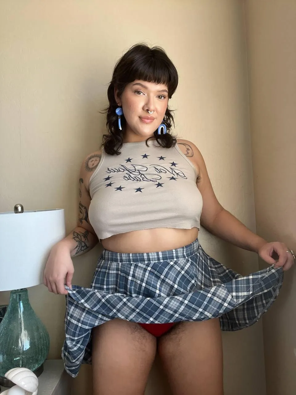 there’s no way that this hairy body isn’t sexy