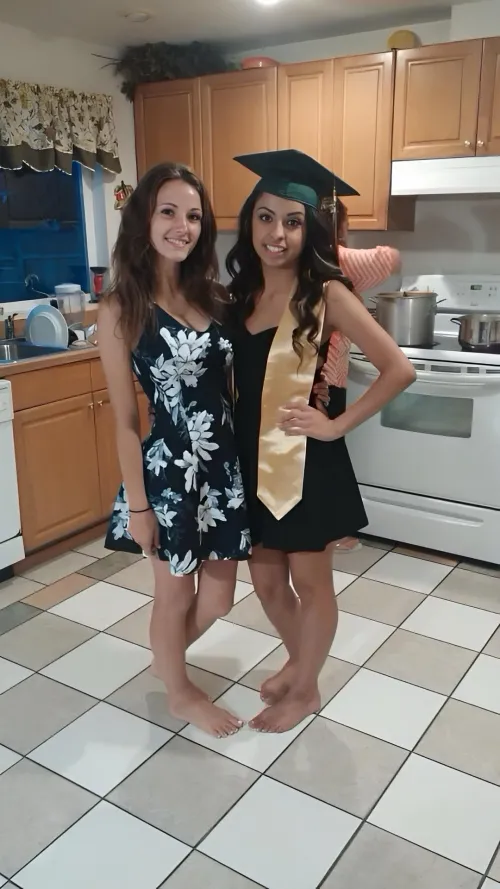 Which sun dress baddie gets your glaze? 😶‍🌫️