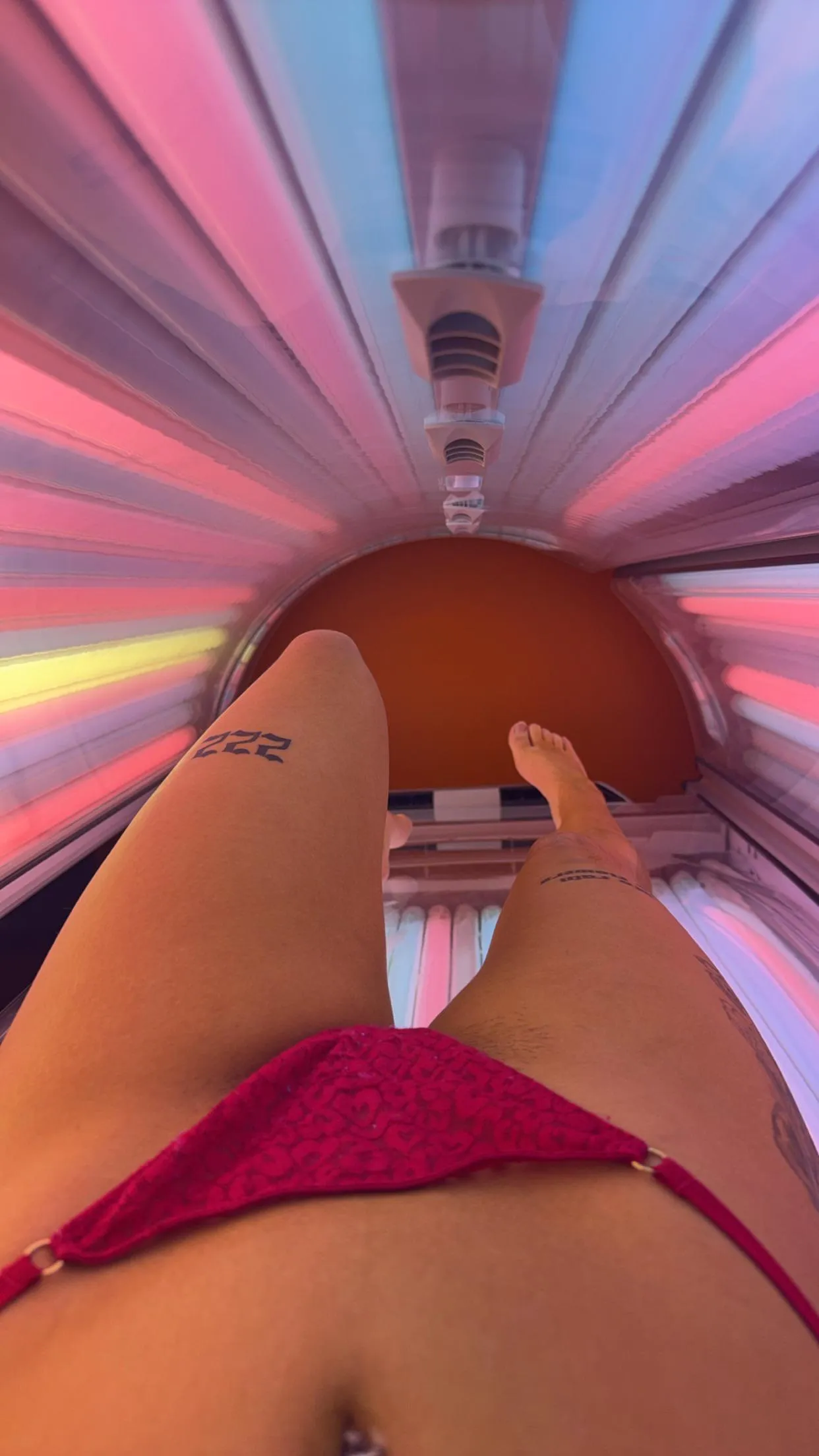 Who doesn’t love a tan line ☀️