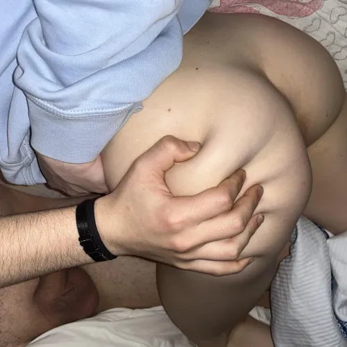 Who wants to smack my ass like this too?