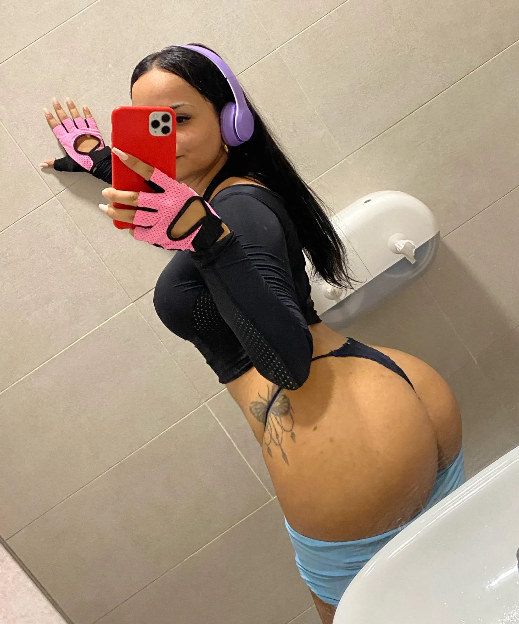 Would you like to fuck me in the gym locker room?