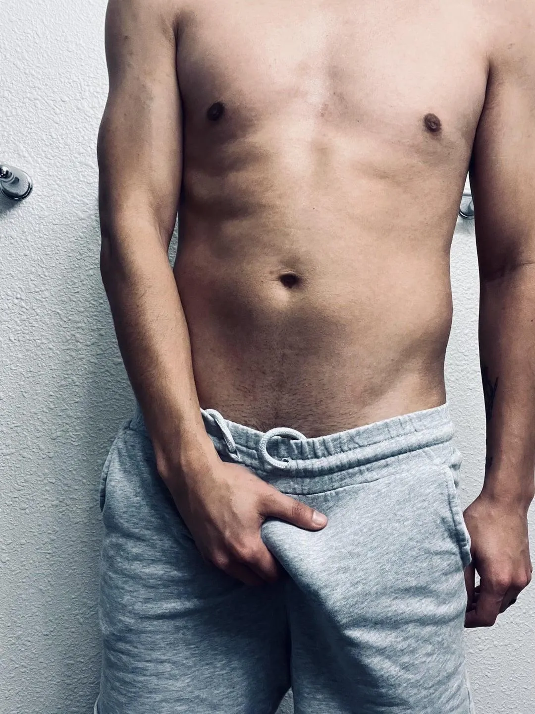 28 m looking for MMF, F, Trans fit clean body