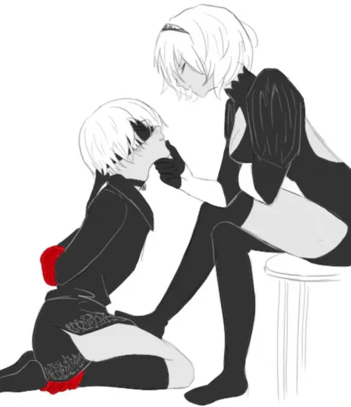 9S at her feet as he should