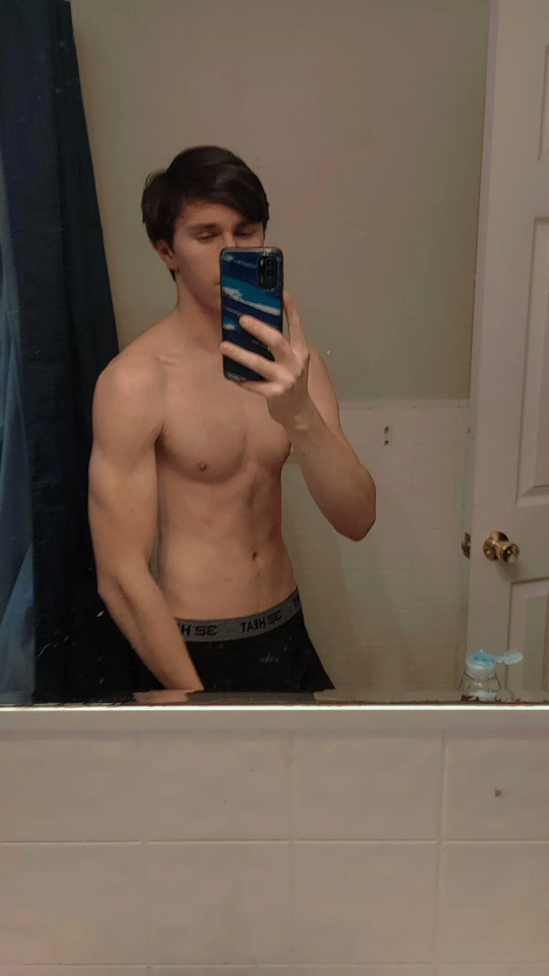 Any girls bored tonight? Dm me