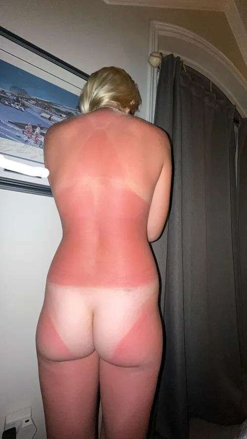 Can you rate my tanned ass?