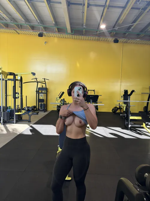 cheeky Sunday morning gym sesh 😉