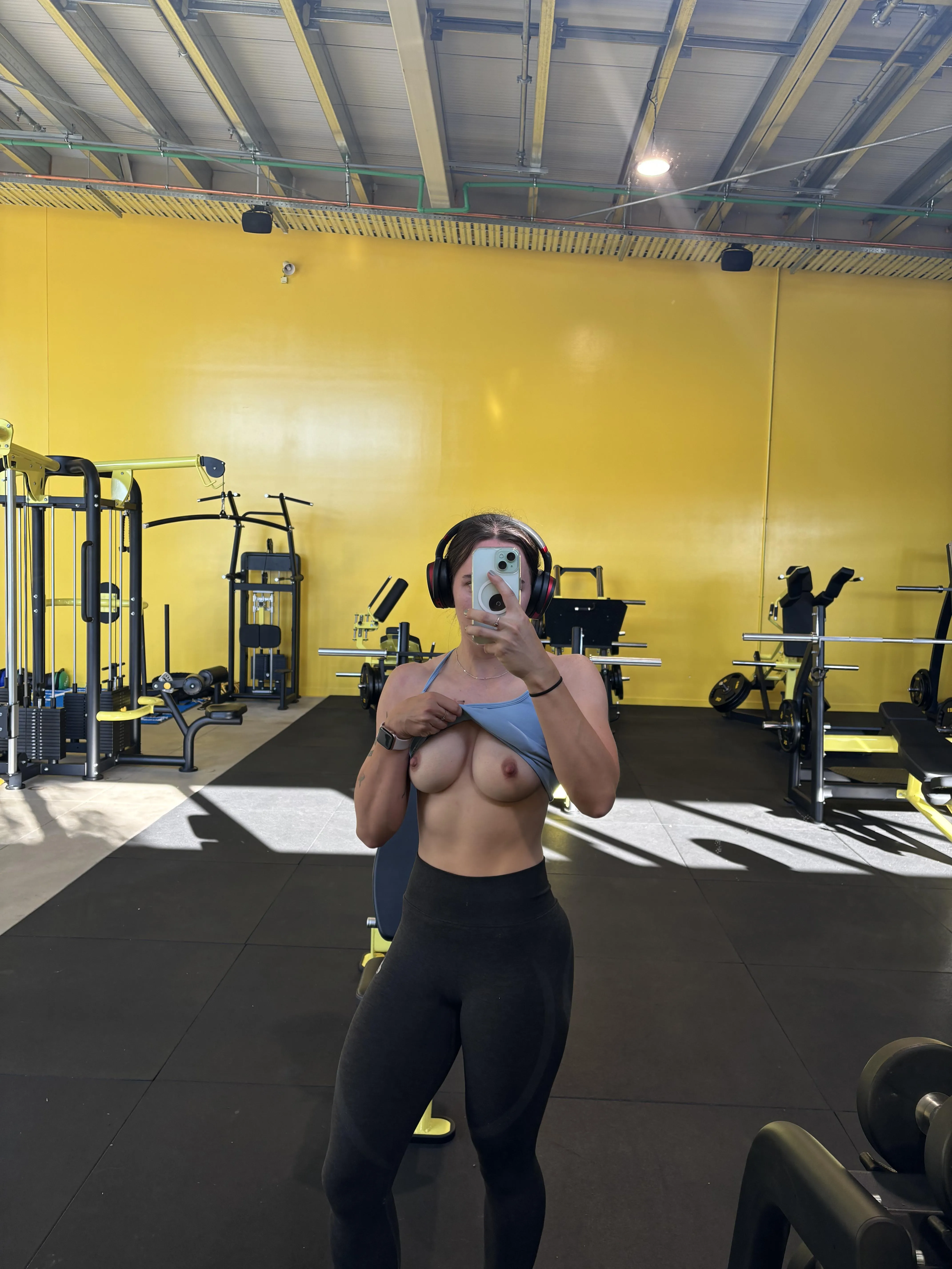 cheeky Sunday morning gym sesh 😉