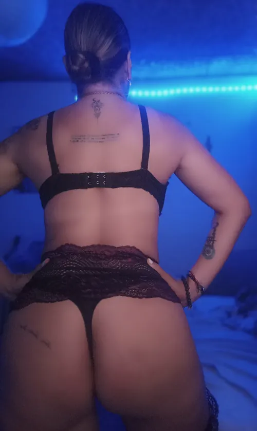 Do you like a woman who dominates you and reminds you what is your place? Here I am.