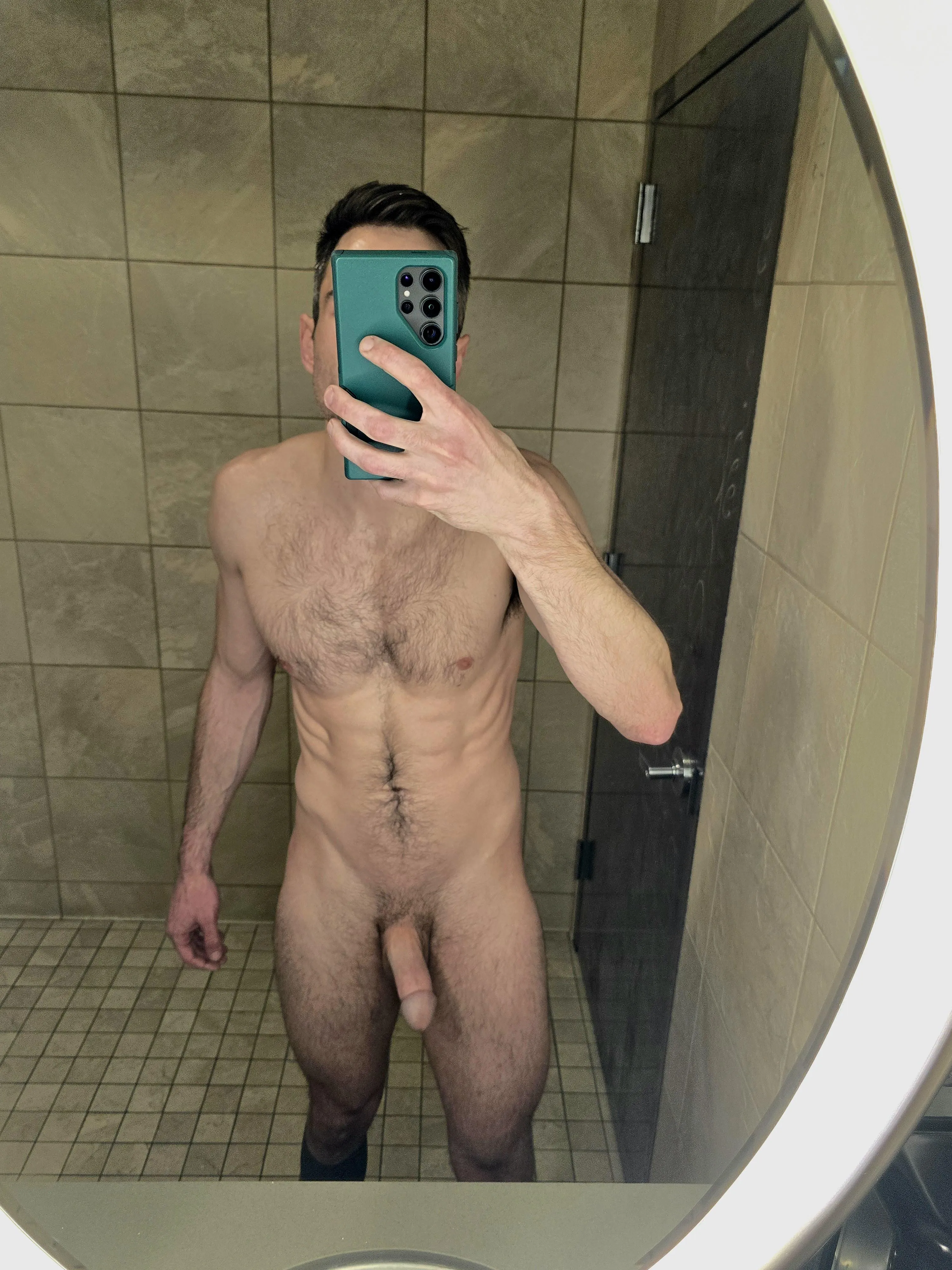 Feeling distracted at the gym (30)