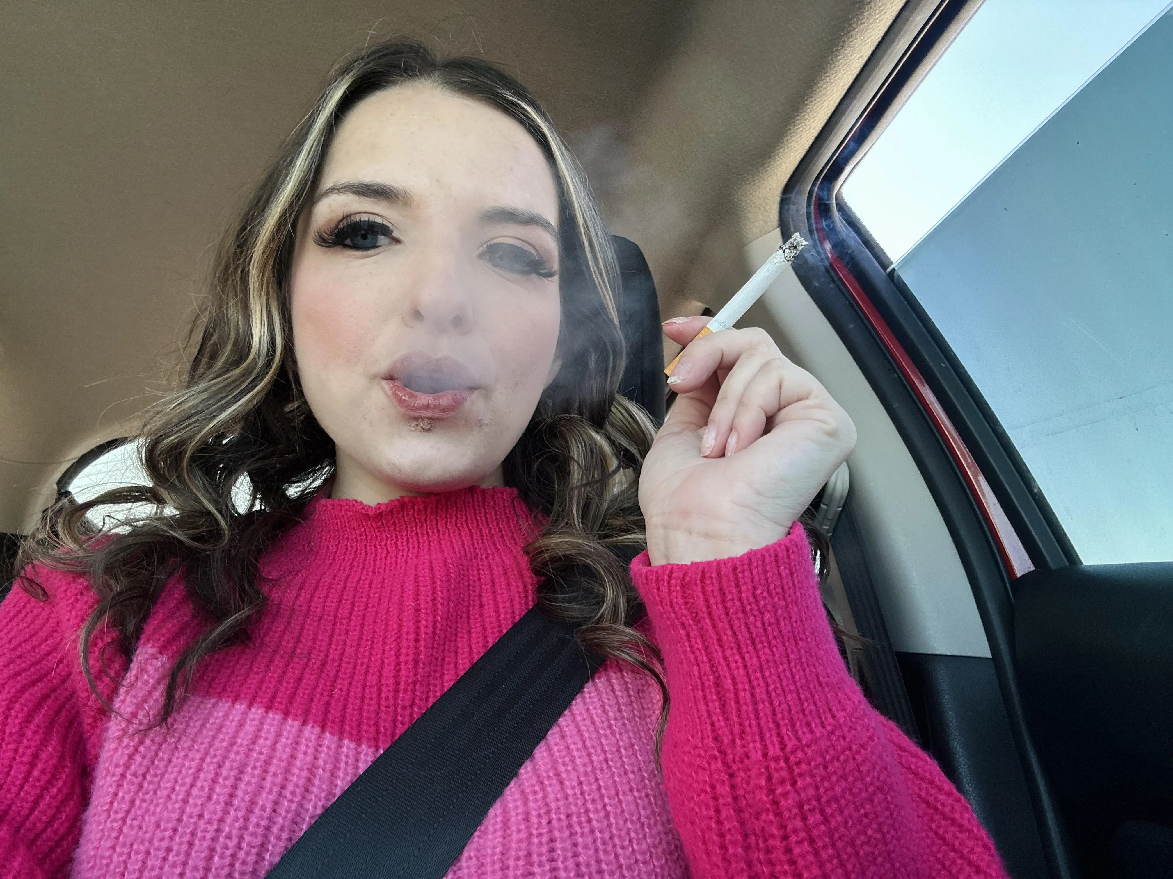 Newport girl here 🚬🔥😈😈