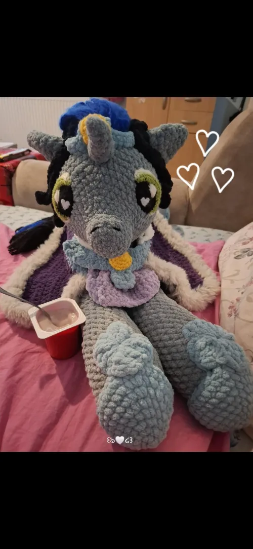 strawberry yogurt:3 [snuggle saturday]